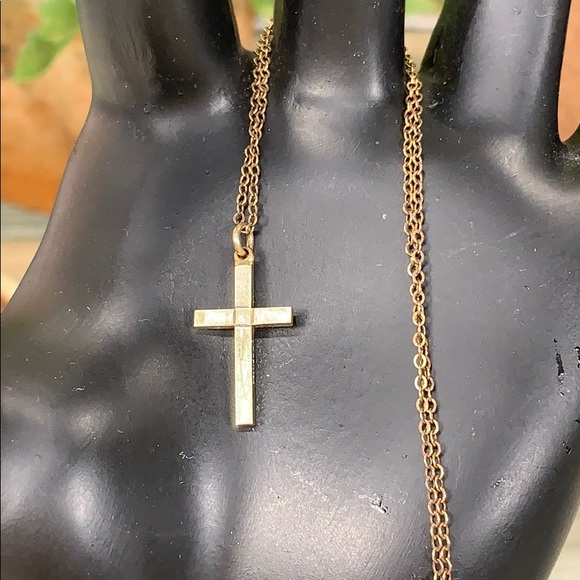 Vintage Jewelry - ⭐️Vintage petite 1/20th 12K GF cross necklace